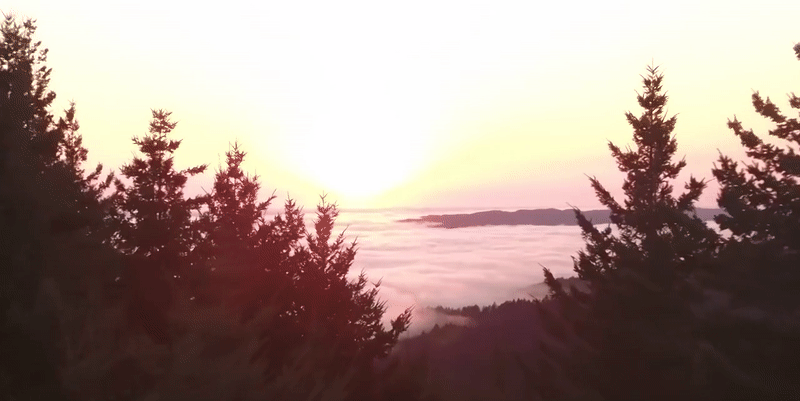 Ripresa con drone su paesaggio montano