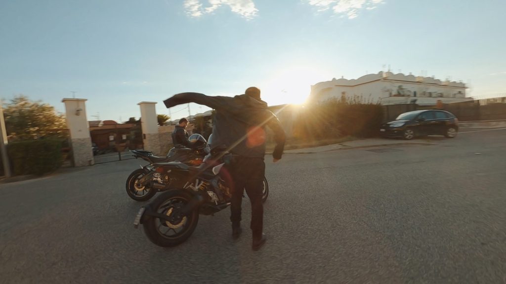 Ripresa con drone FPV di due motociclisti in Campania